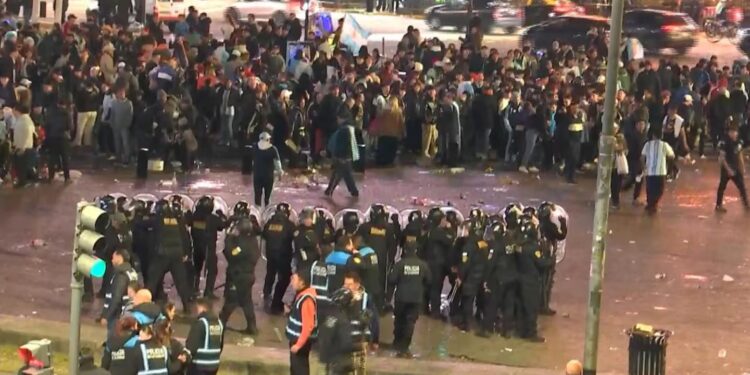 Incidentes en el Obelisco tras el triunfo de Argentina