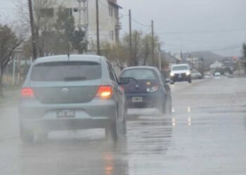 Comodoro arranca la semana con alerta por lluvias: prevén ráfagas de hasta 69 km/h