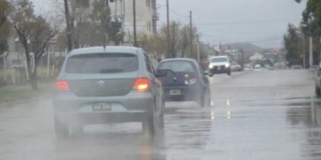 Comodoro arranca la semana con alerta por lluvias: prevén ráfagas de hasta 69 km/h