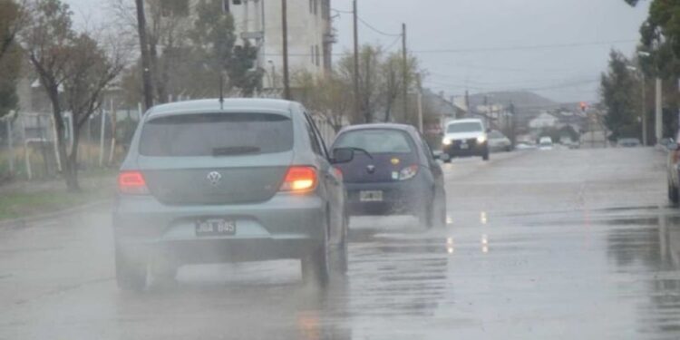 Comodoro arranca la semana con alerta por lluvias: prevén ráfagas de hasta 69 km/h