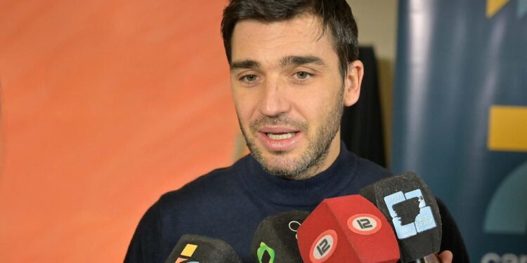 Torres firmó el contrato para ejecutar el nuevo Conducto Pluvial de Descarga al Mar en Comodoro Rivadavia