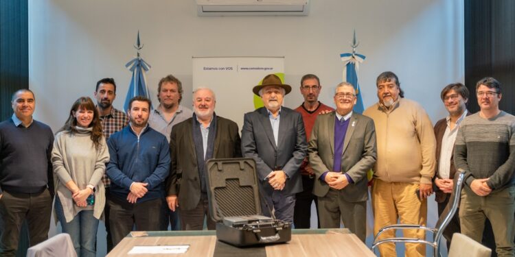 El Municipio entregó equipamiento de alta tecnología a la UNPSJB para el monitoreo y gestión del riesgo geológico