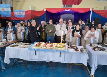 En el aniversario de Tecka, Torres anunció obras