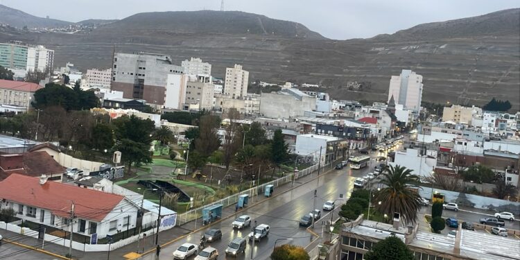 Alerta por lluvia en Comodoro: pronostican lluvias fuertes, agua nieve y viento