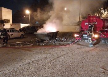 Incendiaron un contenedor de residuos en el barrio 30 de Octubre durante la madrugada