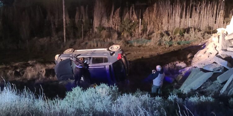 Dos personas hospitalizadas tras un vuelco sobre la Ruta 3 en Km 12