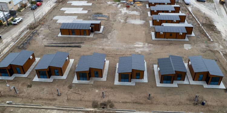 Municipio y Provincia coordinan la instalación de 50 módulos más para las familias afectadas por el Hermitte