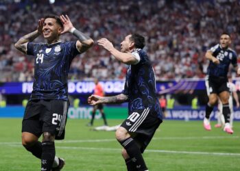 Argentina le ganó a Inglaterra y jugará la final contra España