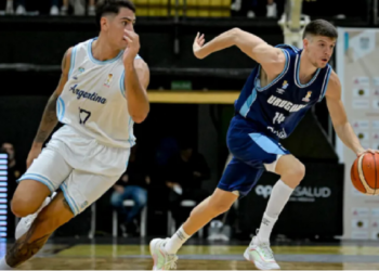 Argentina enfrenta a Uruguay en un clásico decisivo