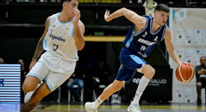 Argentina enfrenta a Uruguay en un clásico decisivo