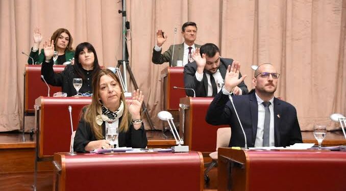 La mayoría oficialista aprobó el controvertido acuerdo con YPF