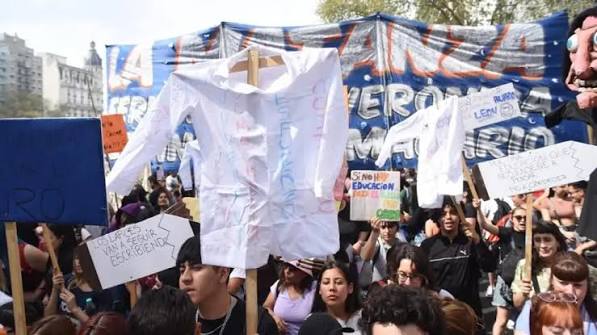 El Consejo Interuniversitario argentino expresó preocupación por ajustes en ciencia