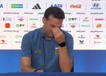 Scaloni se quebró en la conferencia de prensa y puso en duda su continuidad