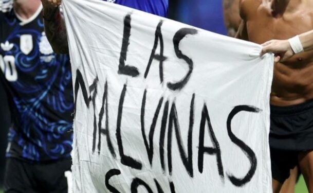 Argentina juega la final en honor a Malvinas, Milei extranjeriza la tierra