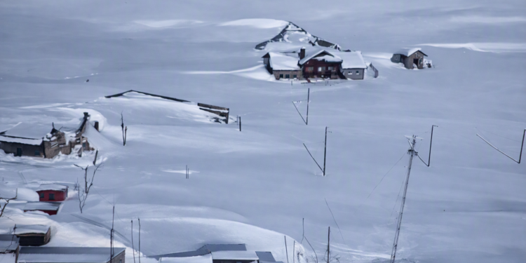 Quince días de cierre del paso a Chile por intensas nevadas en la cordillera