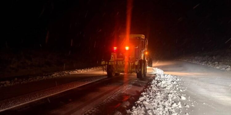 Nieve complica la circulación en las rutas 40 y 26 de Chubut