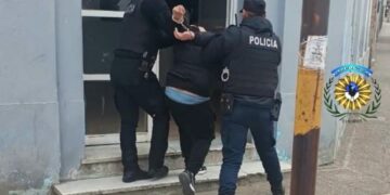 Conductor agresivo detenido tras evadir control en Easy