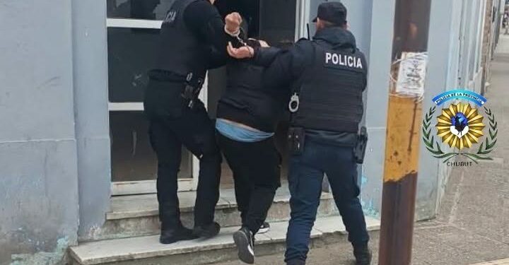 Conductor agresivo detenido tras evadir control en Easy