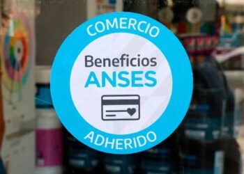 Jubilados y pensionados pueden acceder a descuentos en supermercados y farmacias durante agosto