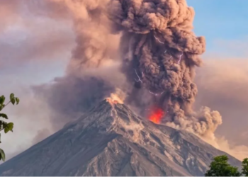 Guatemala: fuerte erupción del Volcán de Fuego obliga a evacuar familias