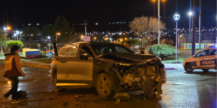 Accidente y vuelco sin lesionados en el Barrio Quirno Costa