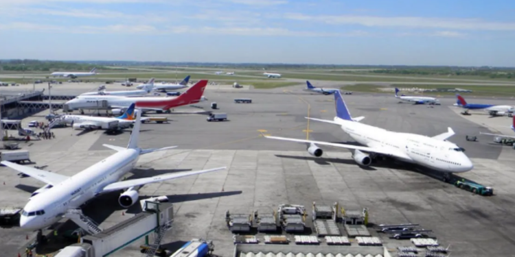 Tres días sin Aeroparque con vuelos reprogramados y regreso previsto para el viernes