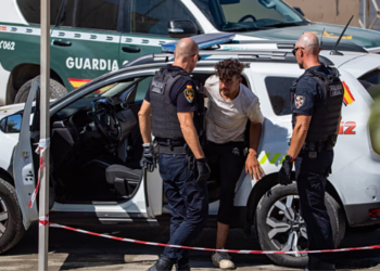 Disparos al aire en Ceuta para frenar intento de asalto a asentamiento de migrantes
