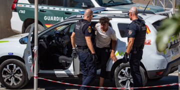 Disparos al aire en Ceuta para frenar intento de asalto a asentamiento de migrantes