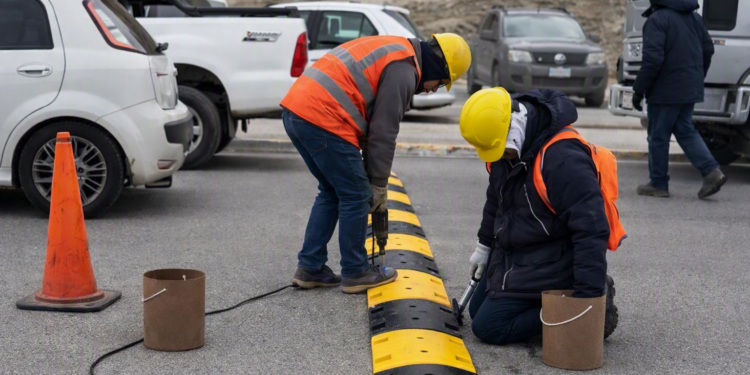 Colocan reductores de velocidad en el centro de Comodoro