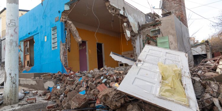 El Municipio demolió una vivienda usurpada en barrio Ceferino