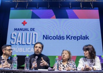 Kreplak: “Tenemos enfrente de Milei un enorme espacio capitaneado por el peronismo”