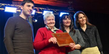 Con un homenaje a Darío James, Gaiman conmemoró su 152° aniversario