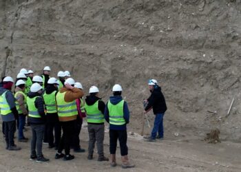 Futuros ingenieros analizaron en terreno las obras del Cerro Hermitte