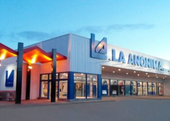 La Anónima inició despidos y crece la incertidumbre sobre sus 24 sucursales en Chubut