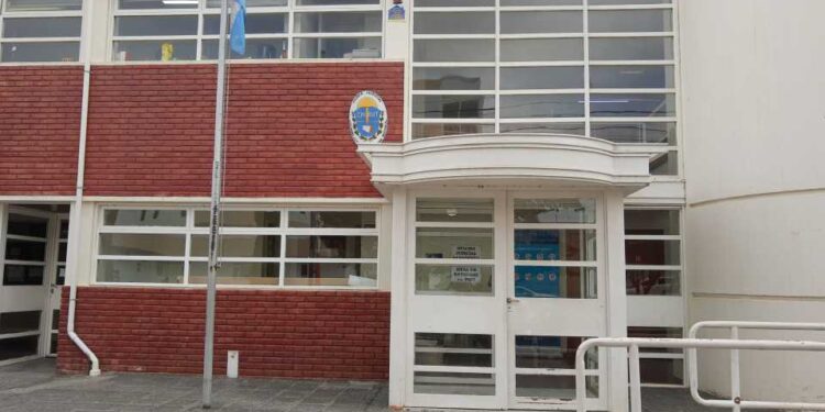 La Fiscalía investiga a un policía por los delitos de vejaciones, privación ilegítima de la libertad y falsificación de documento público