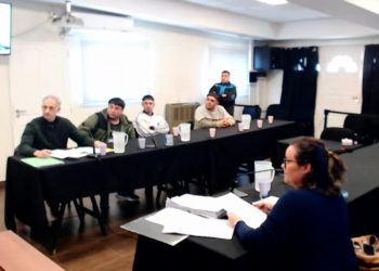 Abren investigación contra tres imputados por incidentes con la Policía en el barrio 2 de Abril de Rawson