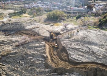 Avanzan los trabajos de aterrazamiento en la ladera del Cerro Hermitte