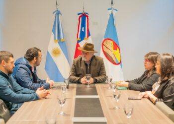 En el marco de la Feria del Libro, Macharashvili y el alcalde de Coyhaique ratificaron el trabajo conjunto