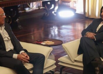 Gobierno y oposición se sientan en Caracas: comienza una nueva ronda de diálogo enfocada en el «consenso» antes que en las elecciones