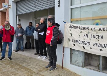 Los jubilados de Comodoro Rivadavia reclamaron frente al PAMI