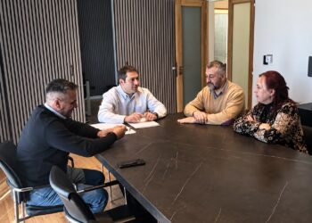 Luque recibió a referentes de Intercargo y advirtió que el cierre en el aeropuerto de Comodoro pone en riesgo servicios clave para toda la región
