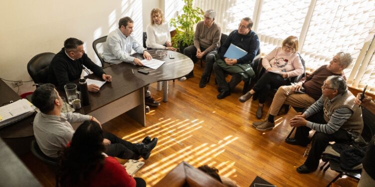 Luque recibió a jubilados de PAMI y reclamó respuestas concretas de Provincia y Nación ante la crisis de atención en Chubut