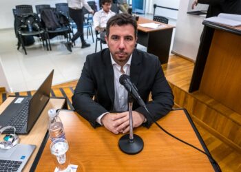 Seguí en vivo la interpelación de Ostoich