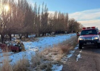 Volcó un vehículo en la Ruta 26, el conductor sufrió heridas leves