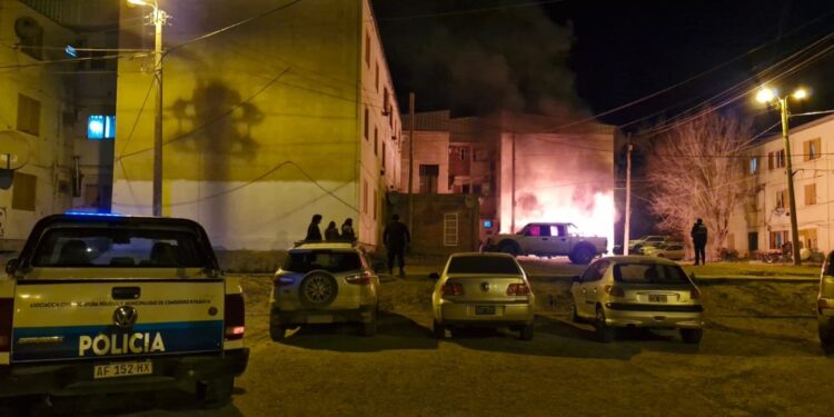 Investigan posible incendio intencional en las 1008 Viviendas