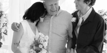 Bruce Willis reaparece en el casamiento de su hija