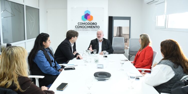 Representantes de Nación visitaron Comodoro Conocimiento para conocer los programas tecnológicos y de innovación educativa