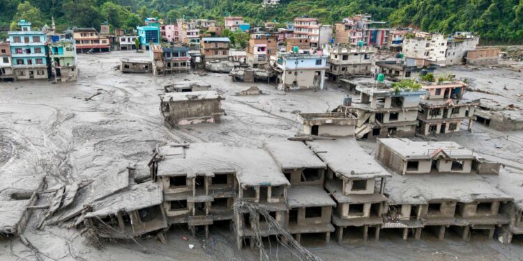Inundaciones en Nepal dejan hasta el momento 903 muertos y más de 4.200 desaparecidos