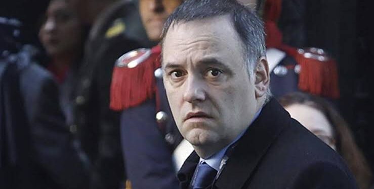 Adorni debe responder 20 preguntas por su patrimonio