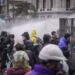 El gobierno volvió a reprimir a los manifestantes frente al Senado